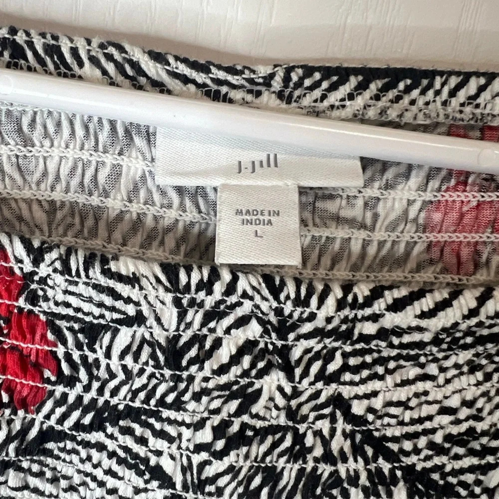 J.Jill Smocked Peasant Style Top Smocked Black White Red Floral Size L - Picture 6 of 15